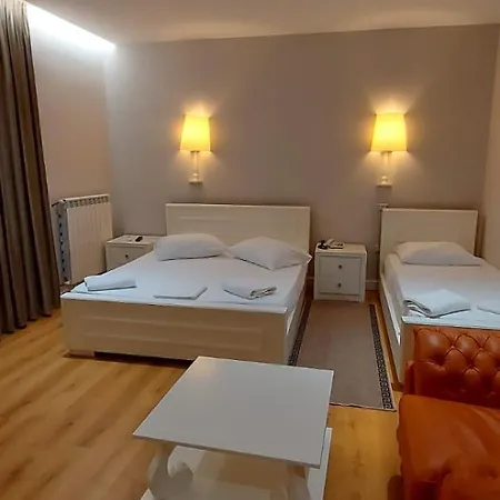 Shahini Hotel Shijak