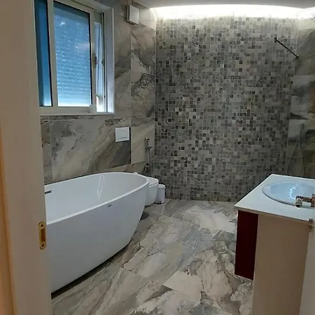 Hotel Shahini Shijak