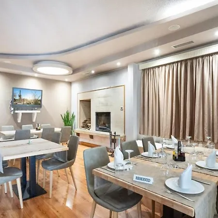 Shahini Hotel Shijak