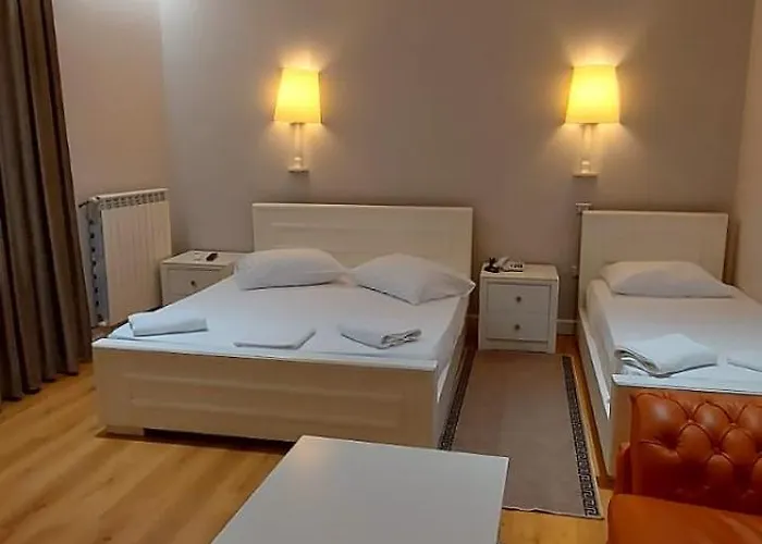 Shahini Hotel Shijak